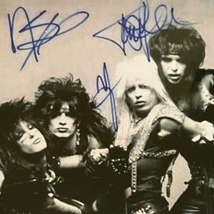 Motley Crue🖤legendary hair metal band signed 8X0 framed photo